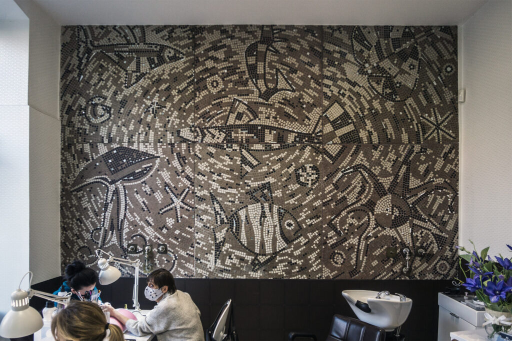 Mozaika w dawnym sklepie rybnym, Kraków, woj. małopolskie