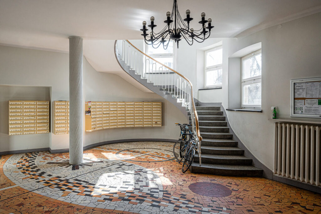 Mozaika na podłodze WSM Żoliborz, Warszawa, woj. mazowieckie