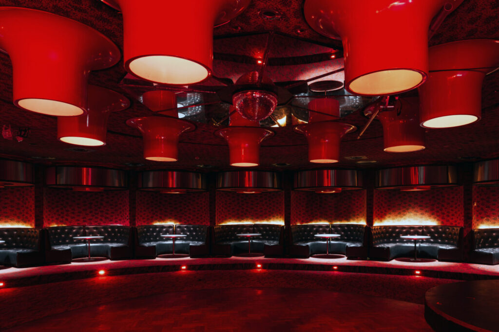 Klub Crazy Dragon w podziemiach Hotelu Forum