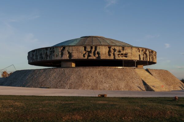 Pomnik Walki i Męczeństwa na Majdanku