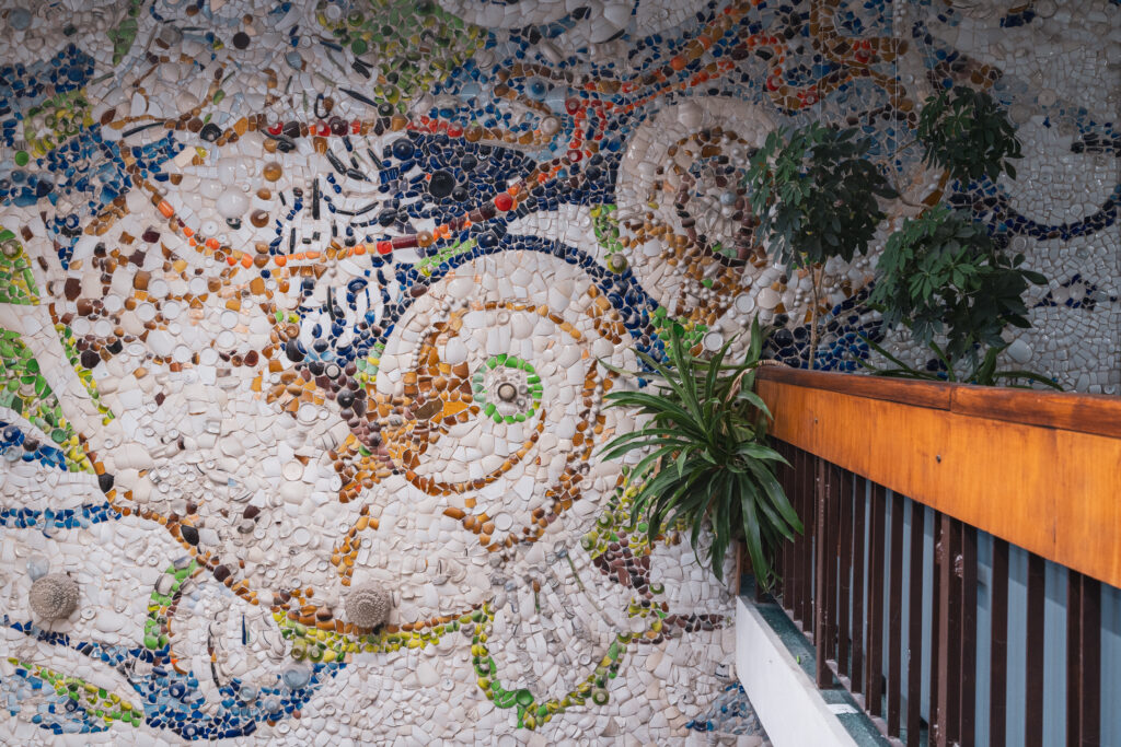 Mozaika w przychodni w Słupsku. woj. pomorskie